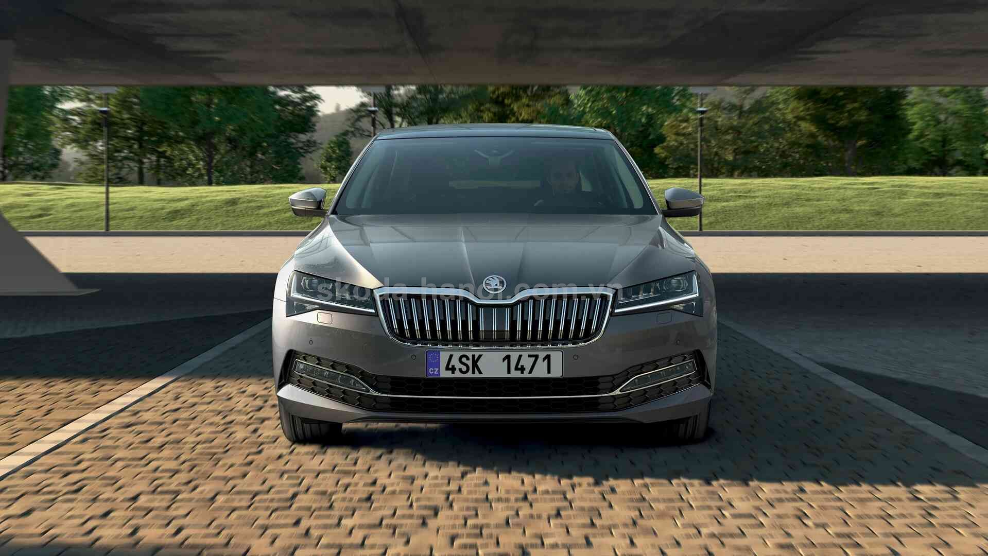 Đầu xe Skoda Superb